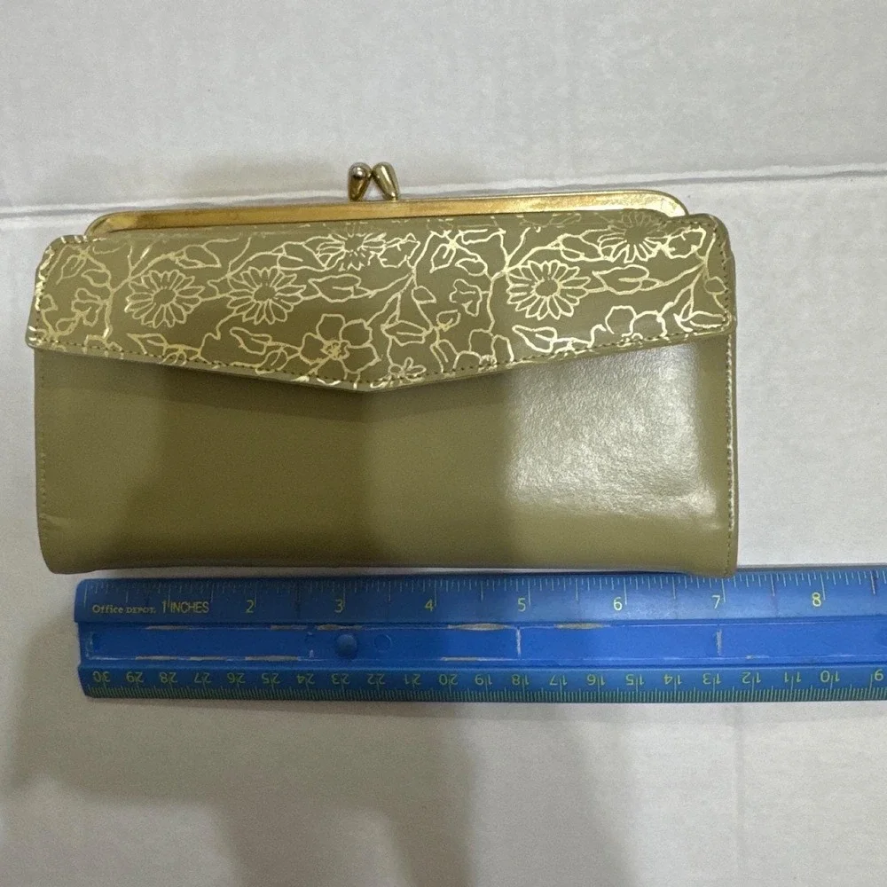 VTG Sage Green Floral Gold Embossed leather Kiss‎ Lock Clutch Wallet Organizer